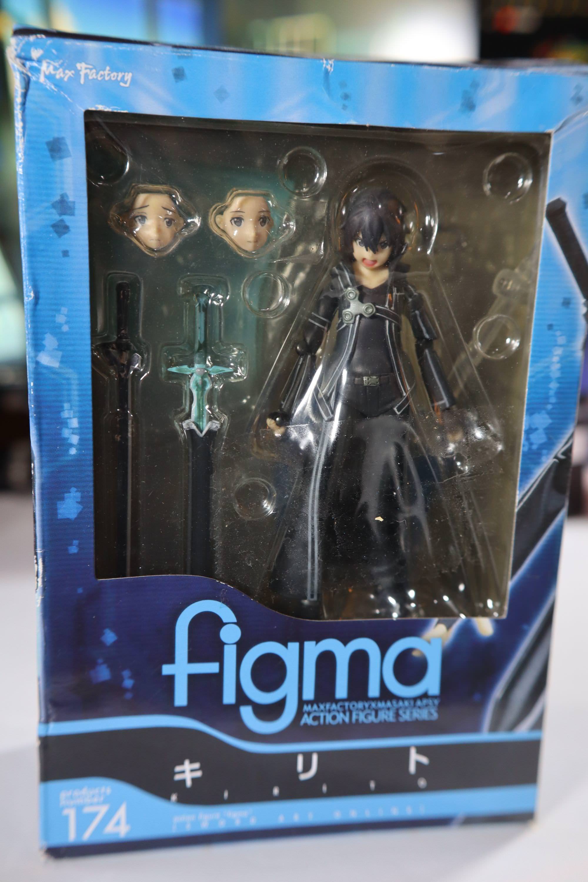Figure Dump: Figma and Nendoroids